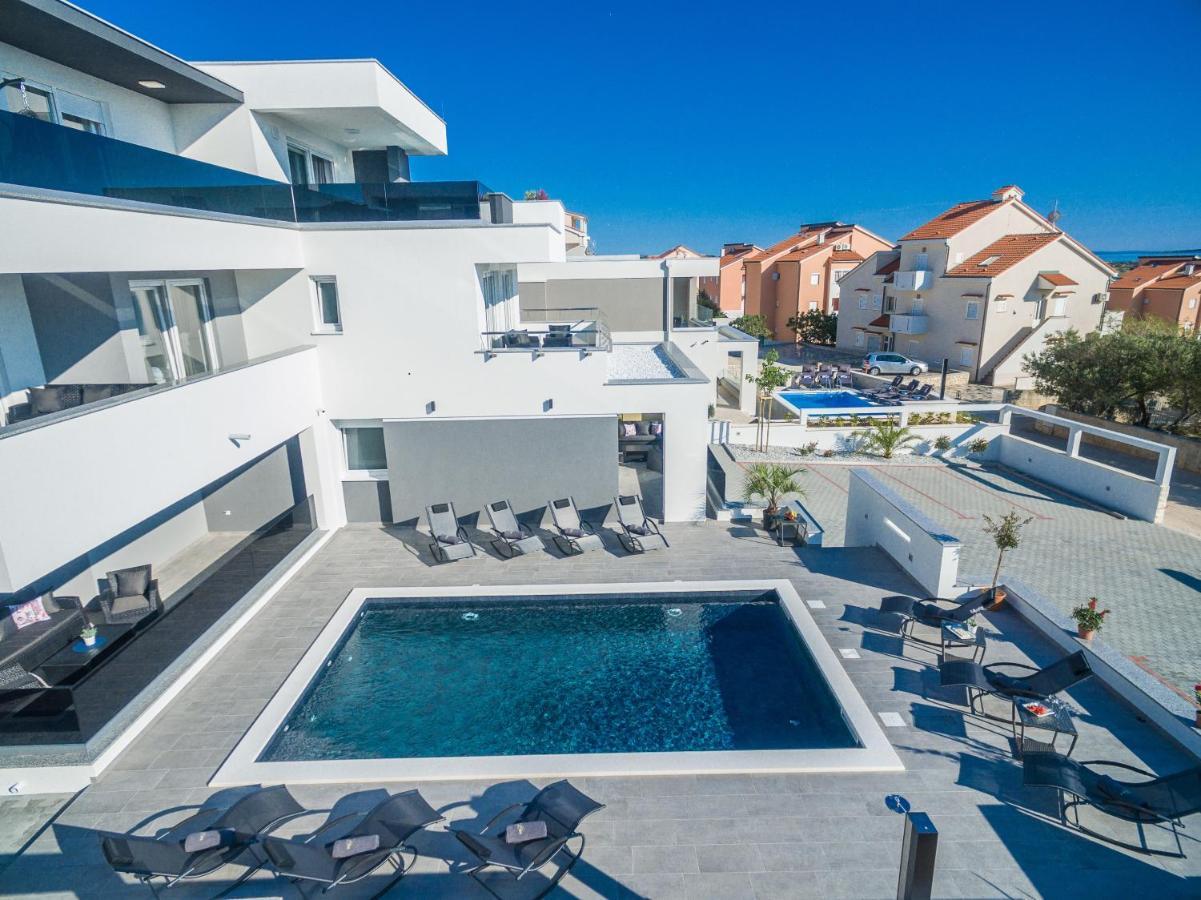 Villa Magnifica Apartments With Pool Novalja Exteriér fotografie