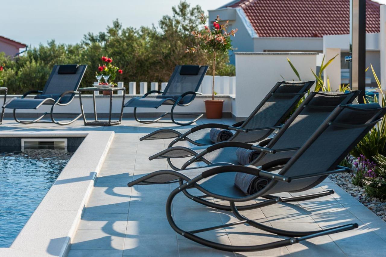 Villa Magnifica Apartments With Pool Novalja Exteriér fotografie