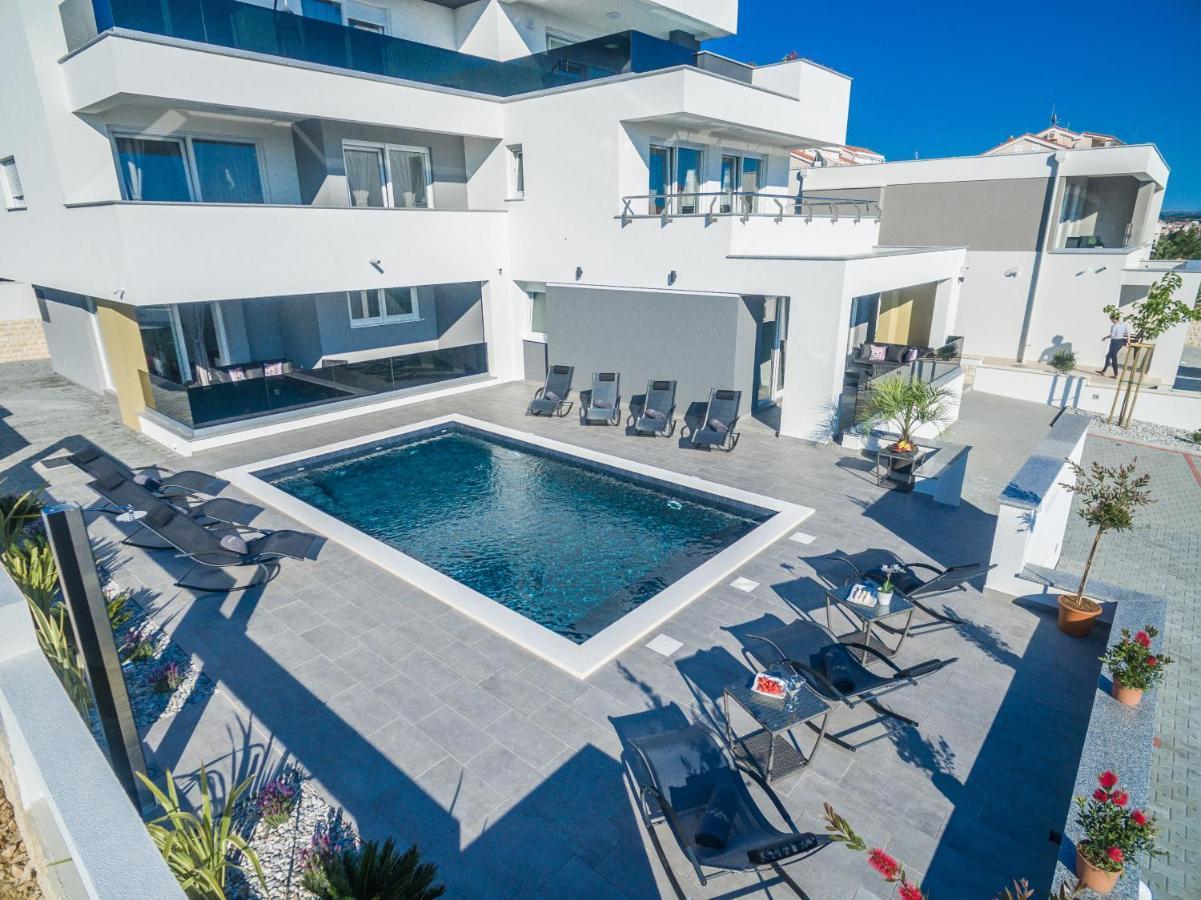 Villa Magnifica Apartments With Pool Novalja Exteriér fotografie