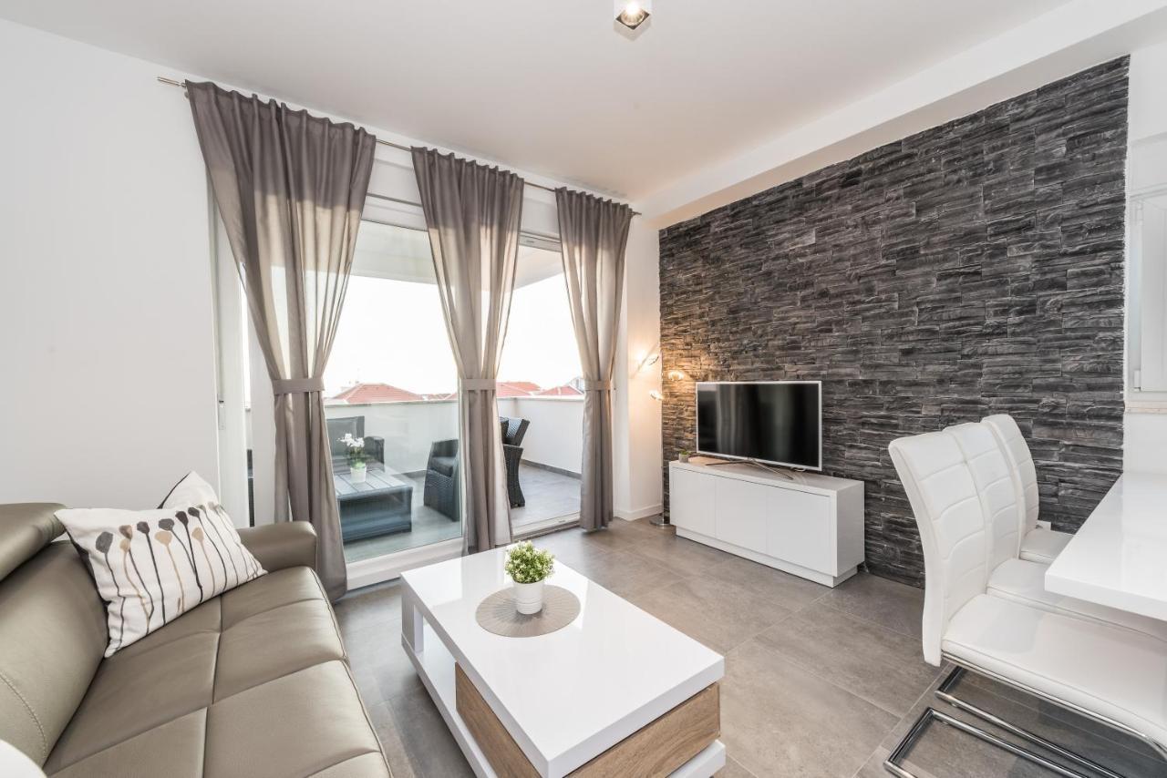 Villa Magnifica Apartments With Pool Novalja Exteriér fotografie